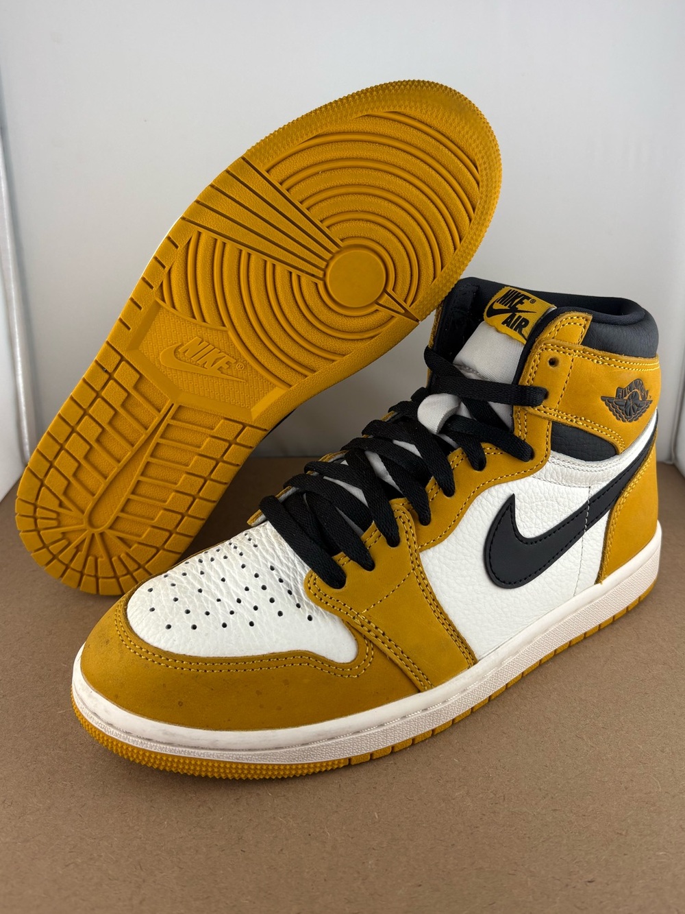 Nike Retro  Air Jordan 1 Retro OG High Yellow Ochre Men's DZ5485-701 SZ 8.5